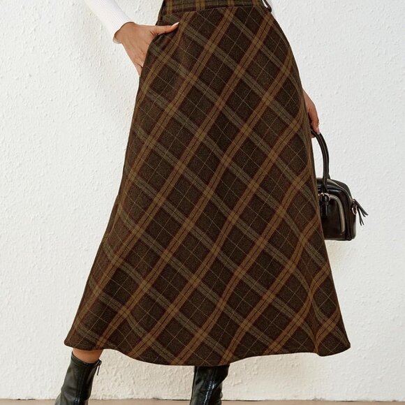 Chic Women's Midi Tartan Skirt - Flared, High Waist with Hidden Zipper Closure - Picture 4 of 7